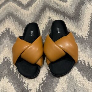 Like New Roam Slide Foldy Puffy Cognac size US 9.